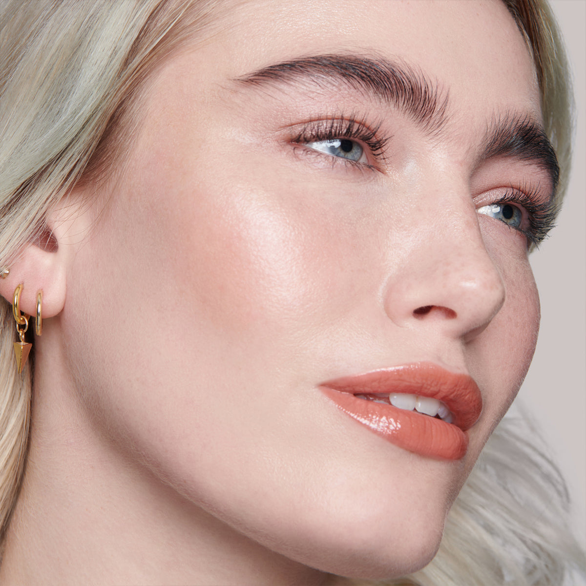Elevated Glow Highlighter