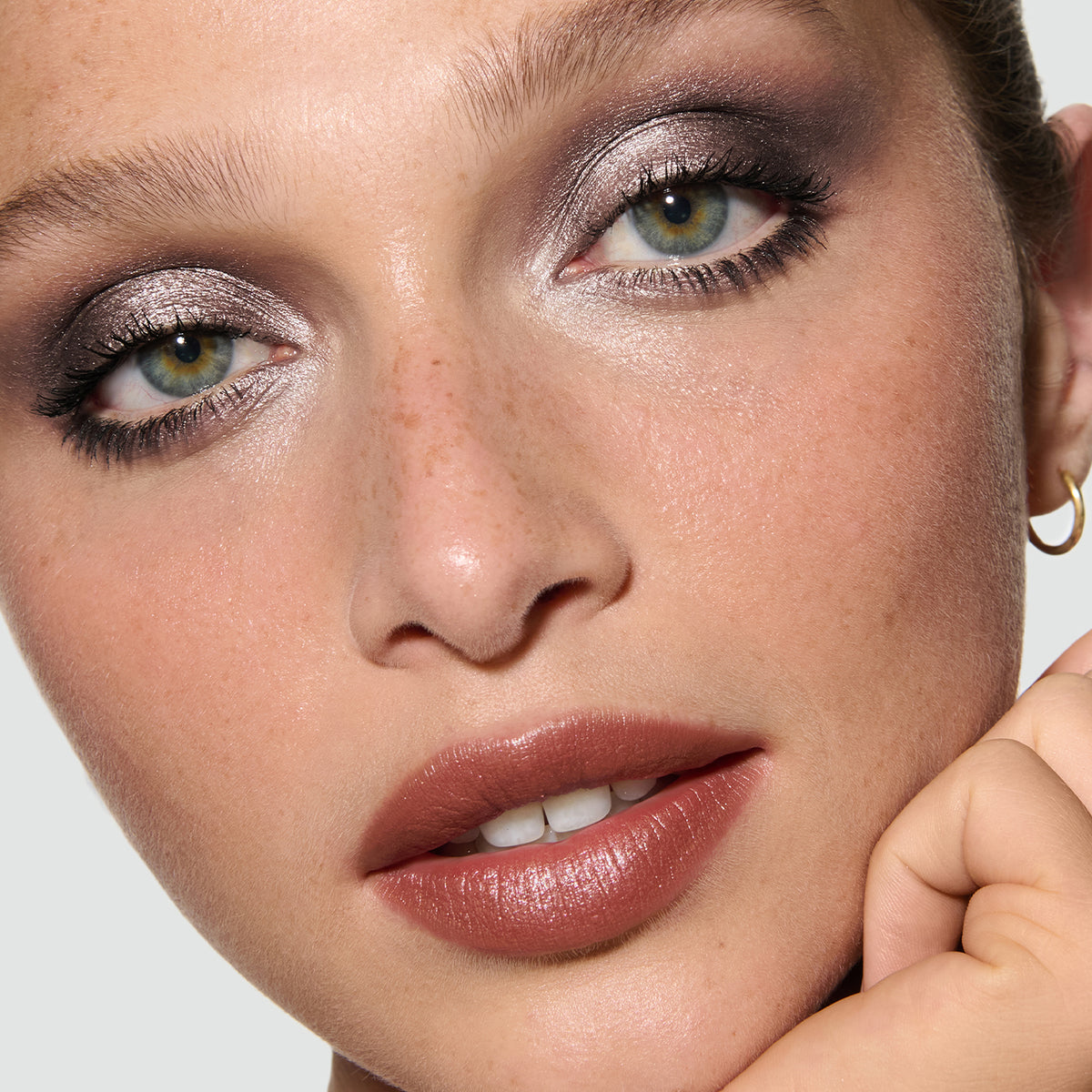 Seamless Glide Cream Shadow Stick